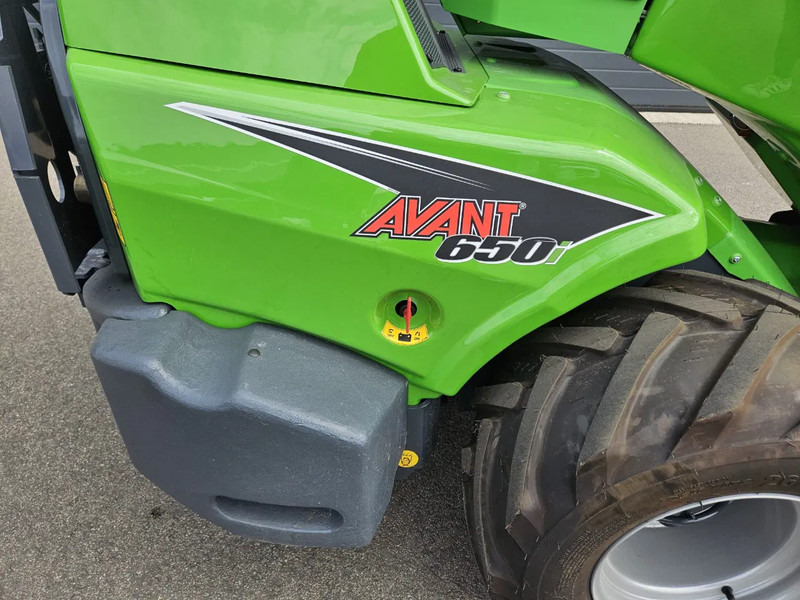 Pásový šmykom riadený nakladač Avant 650i Rental mini-shovel: obrázok 16
