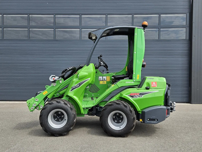 Pásový šmykom riadený nakladač Avant 650i Rental mini-shovel: obrázok 7