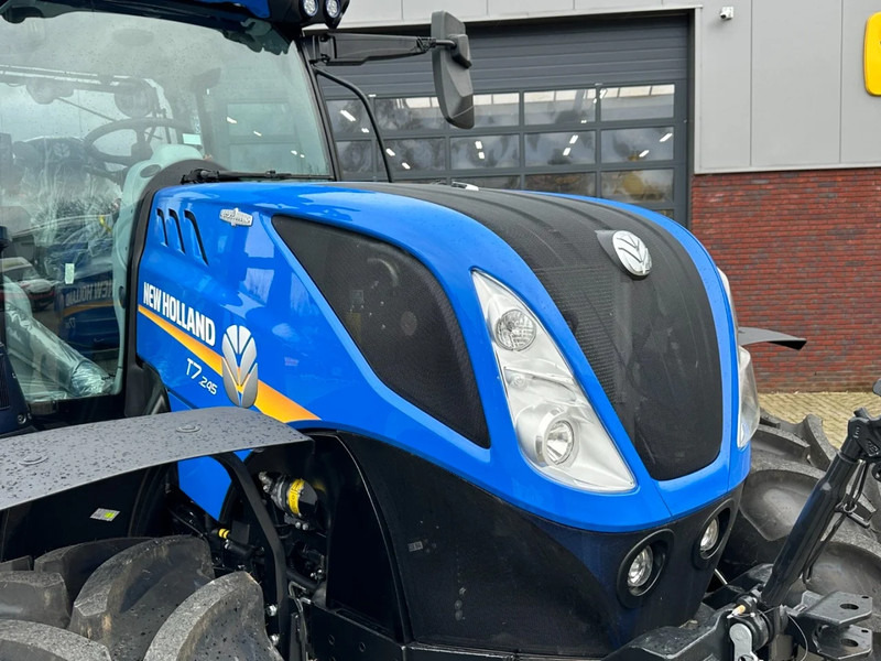 New Holland T7.245 Autocommand - Traktor: obrázok 4 New Holland T7.245 Autocommand - Traktor: obrázok 4