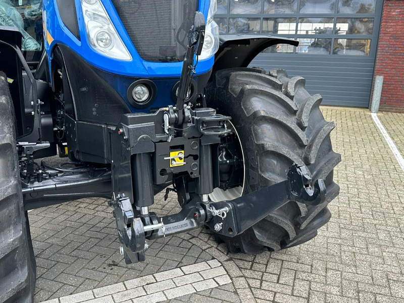 New Holland T7.245 Autocommand - Traktor: obrázok 3 New Holland T7.245 Autocommand - Traktor: obrázok 3