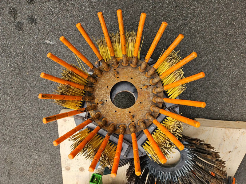 Avant Tuin en park Onkruidborstel - Príslušenstvo pre Poľnohospodárske stroje: obrázok 5 Avant Tuin en park Onkruidborstel - Príslušenstvo pre Poľnohospodárske stroje: obrázok 5