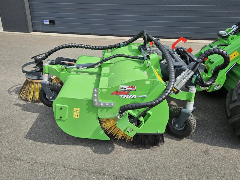 Avant borstel met opvangbak 1100 - Príslušenstvo pre Poľnohospodárske stroje: obrázok 5 Avant borstel met opvangbak 1100 - Príslušenstvo pre Poľnohospodárske stroje: obrázok 5