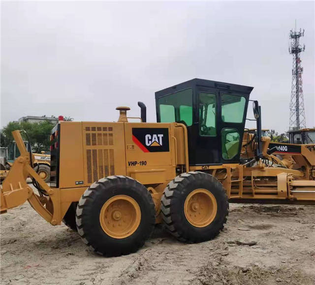 CAT Caterpillar 140 G Motor Grader Warranty up to 10 YEARS | CAT Caterpillar 140 G рівнинна машина Гарантія до 10 РОКІВ - Zrovnávač: obrázok 2 CAT Caterpillar 140 G Motor Grader Warranty up to 10 YEARS | CAT Caterpillar 140 G рівнинна машина Гарантія до 10 РОКІВ - Zrovnávač: obrázok 2