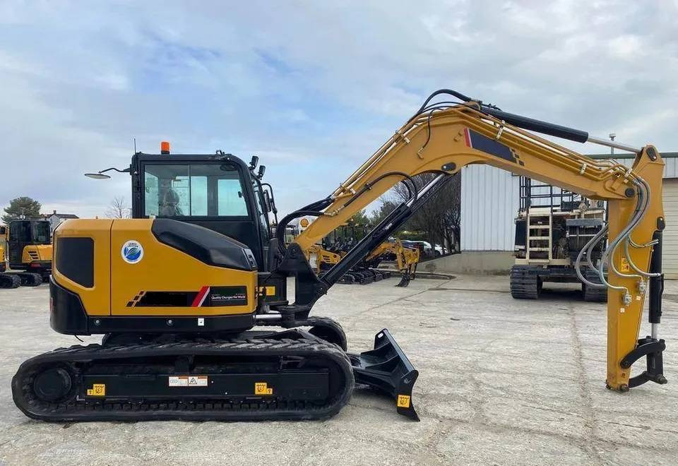 NEW MAXUS 9 Ton Crawler Excavator Warranty up to 10 YEARS НОВА Копарка гусенична MAXUS 9 тонн Гарантія до 10 РОКІВ NOWA Koparka gąsienicowa MAXUS 9 ton Gwarancja do 10 LAT - Pásové rýpadlo: obrázok 1 NEW MAXUS 9 Ton Crawler Excavator Warranty up to 10 YEARS НОВА Копарка гусенична MAXUS 9 тонн Гарантія до 10 РОКІВ NOWA Koparka gąsienicowa MAXUS 9 ton Gwarancja do 10 LAT - Pásové rýpadlo: obrázok 1