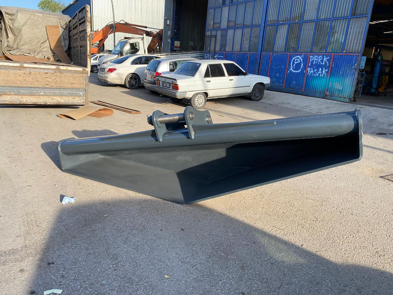 Komatsu PC200 - Lyžica pre rýpadlo pre Stavebné stroje: obrázok 1 Komatsu PC200 - Lyžica pre rýpadlo pre Stavebné stroje: obrázok 1