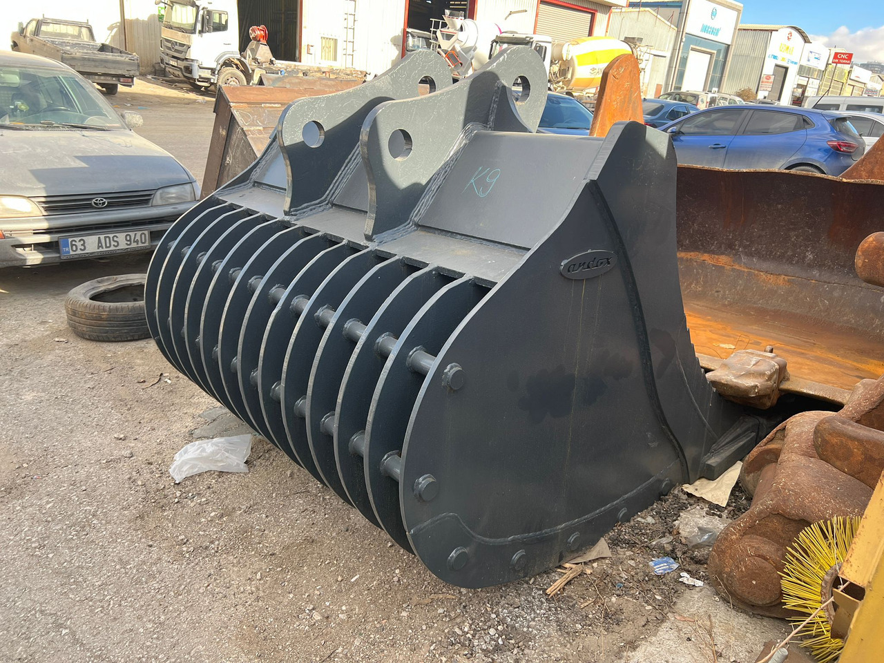 Komatsu - Lopata na triedenie pre Stavebné stroje: obrázok 2 Komatsu - Lopata na triedenie pre Stavebné stroje: obrázok 2