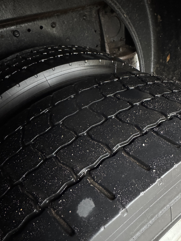 MAN 12.250 - Plachtové nákladné vozidlo: obrázok 5 MAN 12.250 - Plachtové nákladné vozidlo: obrázok 5