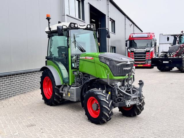 Fendt 209v Vario Gen3, Profi Plus, 210v, 211v - Traktor: obrázok 2 Fendt 209v Vario Gen3, Profi Plus, 210v, 211v - Traktor: obrázok 2