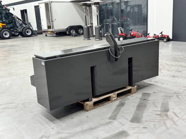 Fendt Frontkist, opbergbox - Náhradný diel pre Poľnohospodárske stroje: obrázok 2 Fendt Frontkist, opbergbox - Náhradný diel pre Poľnohospodárske stroje: obrázok 2