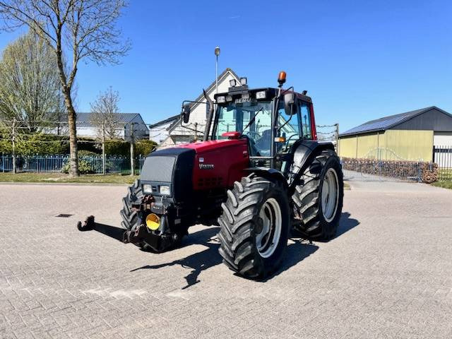 Valtra 6400, Luchtremmen, Fronthef, Frontaftakas - Traktor: obrázok 4 Valtra 6400, Luchtremmen, Fronthef, Frontaftakas - Traktor: obrázok 4