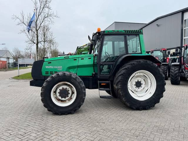 Valtra 8350 Hitech - Traktor: obrázok 1 Valtra 8350 Hitech - Traktor: obrázok 1