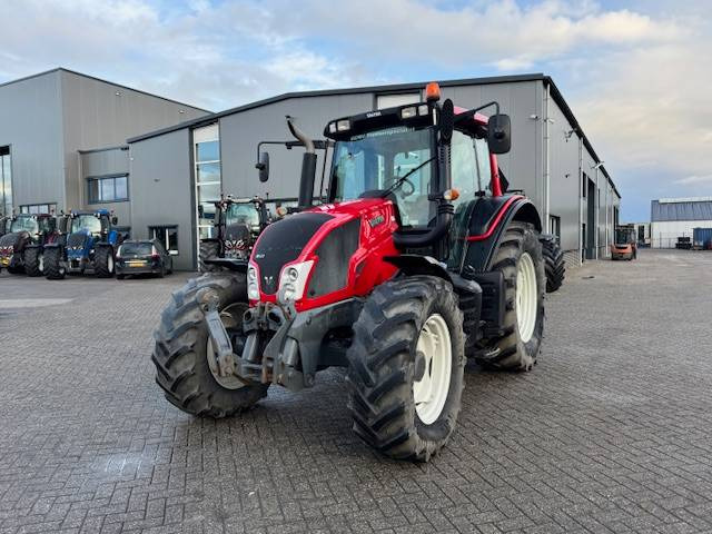 Valtra N123 Hitech5 - Traktor: obrázok 5 Valtra N123 Hitech5 - Traktor: obrázok 5