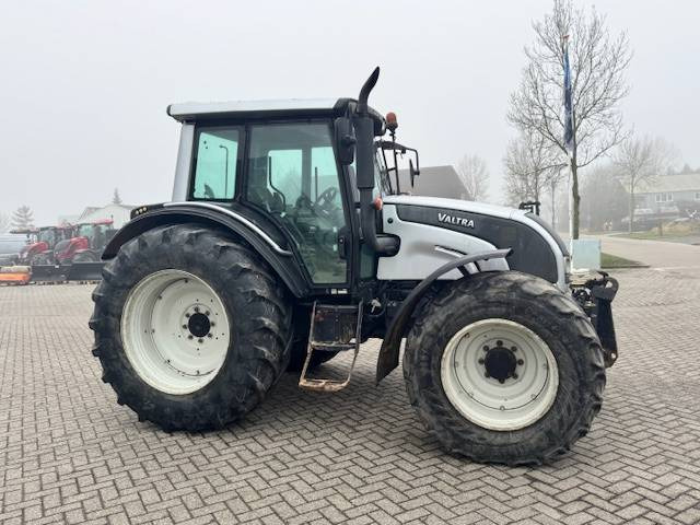 Valtra N141 hitech, Fronthef, Frontpto - Traktor: obrázok 4 Valtra N141 hitech, Fronthef, Frontpto - Traktor: obrázok 4