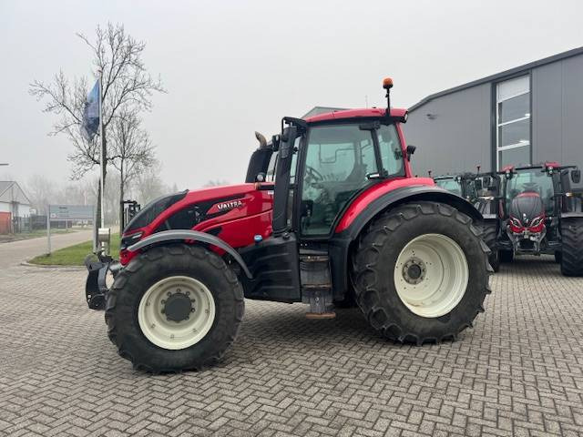 Valtra T144 Hitech - Traktor: obrázok 2 Valtra T144 Hitech - Traktor: obrázok 2