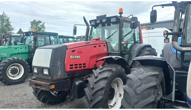Valtra Valmet 8450, Voorasvering! - Traktor: obrázok 4 Valtra Valmet 8450, Voorasvering! - Traktor: obrázok 4