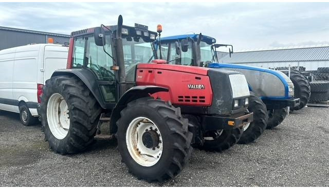 Valtra Valmet 8450, Voorasvering! - Traktor: obrázok 1 Valtra Valmet 8450, Voorasvering! - Traktor: obrázok 1