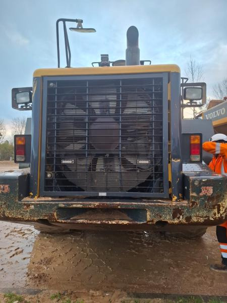 Komatsu WA500-6 - Kolesový nakladač: obrázok 3 Komatsu WA500-6 - Kolesový nakladač: obrázok 3