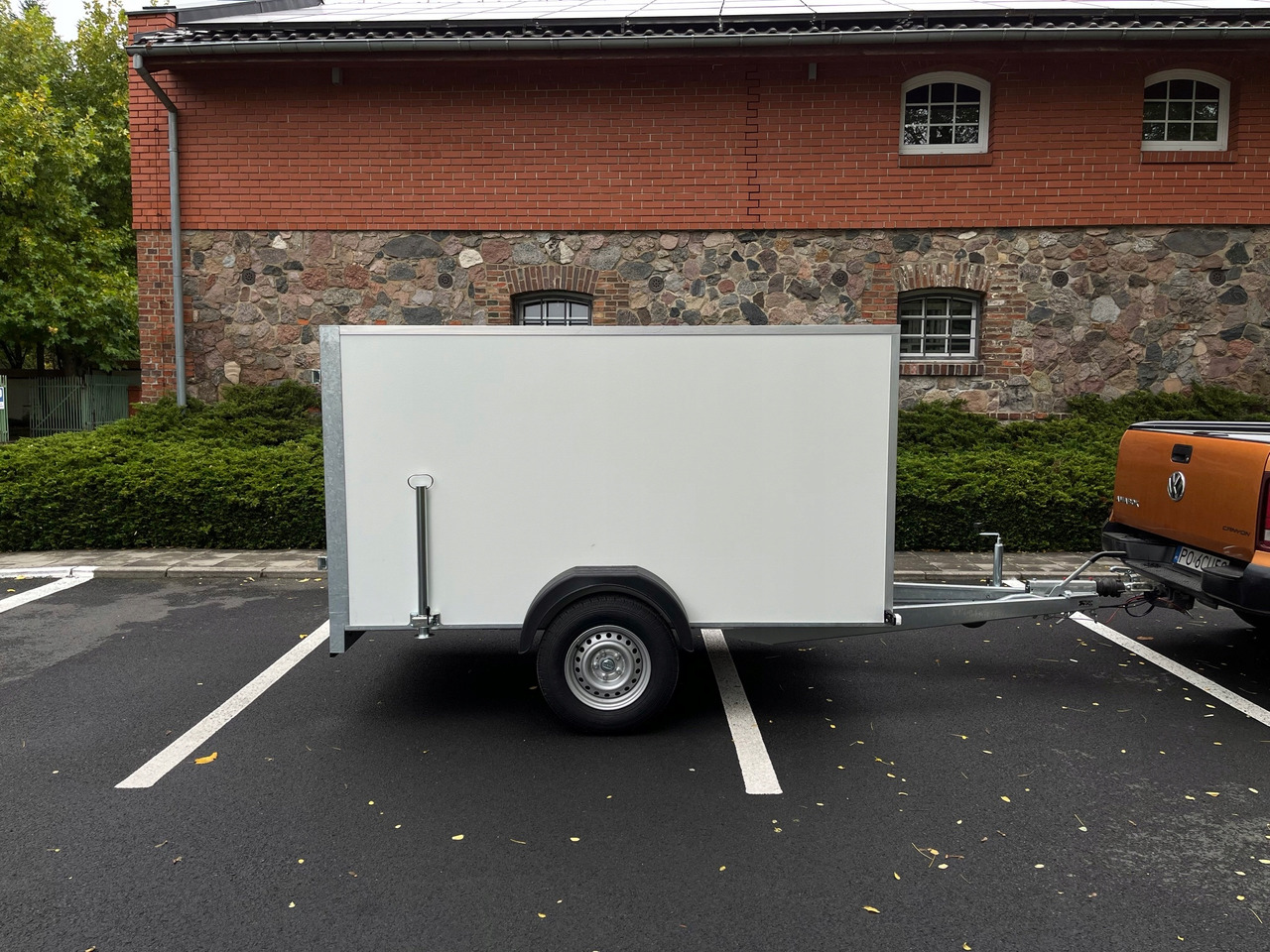 PRZYCZEPA KONTENER CARGO BOX 2,6 x 1,5 ZABUDOWANA / CARGO CONTAINER TRAILER BOX 2.6 x 1.5 ENCLOSED - Príves skriňové: obrázok 3 PRZYCZEPA KONTENER CARGO BOX 2,6 x 1,5 ZABUDOWANA / CARGO CONTAINER TRAILER BOX 2.6 x 1.5 ENCLOSED - Príves skriňové: obrázok 3
