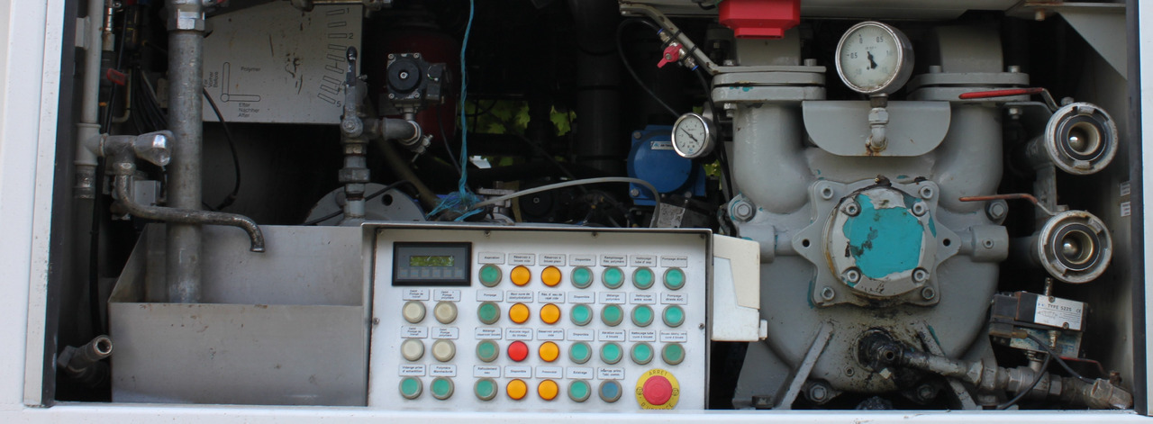 Renault VacuDrain 948 - Fekálne vozidlo: obrázok 3 Renault VacuDrain 948 - Fekálne vozidlo: obrázok 3