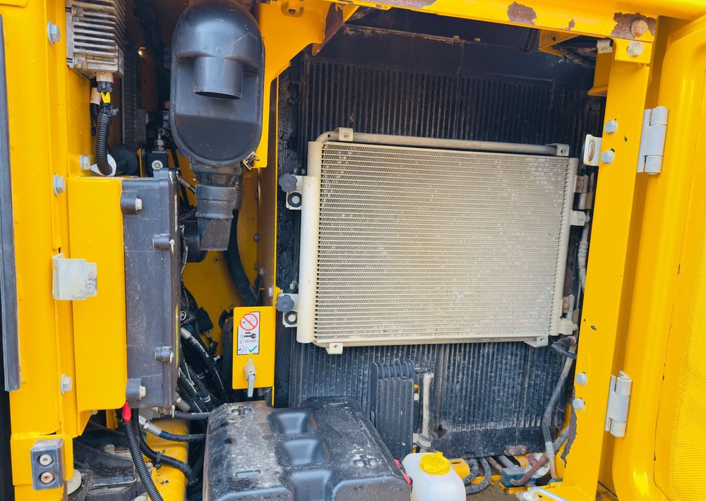 Pásové rýpadlo JCB 140 XLC: obrázok 6