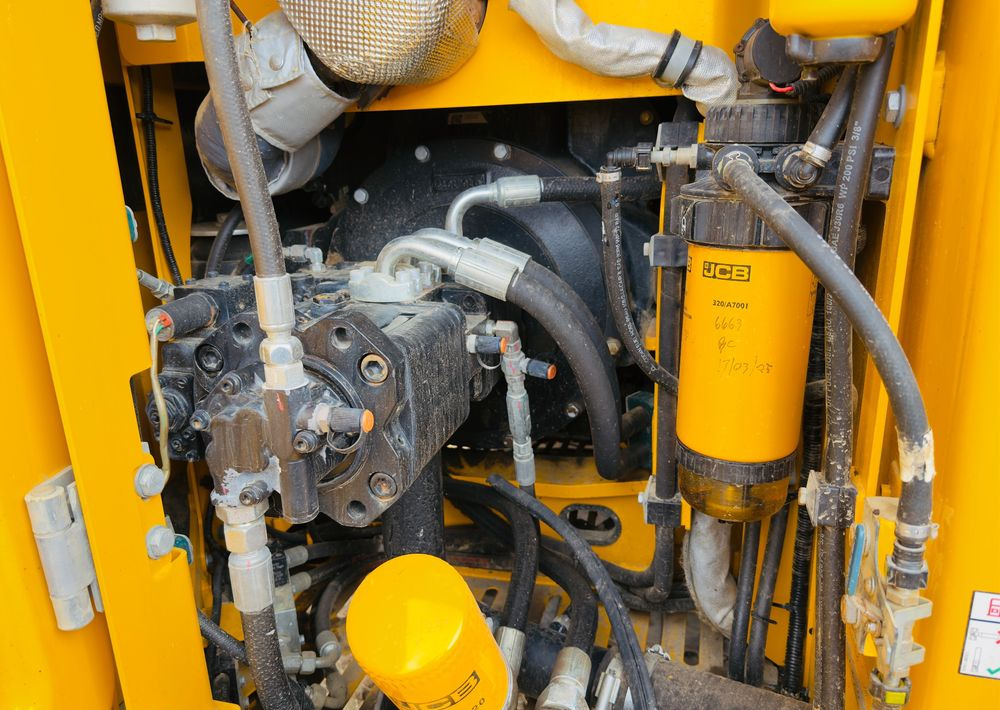 Pásové rýpadlo JCB 140 XLC: obrázok 9