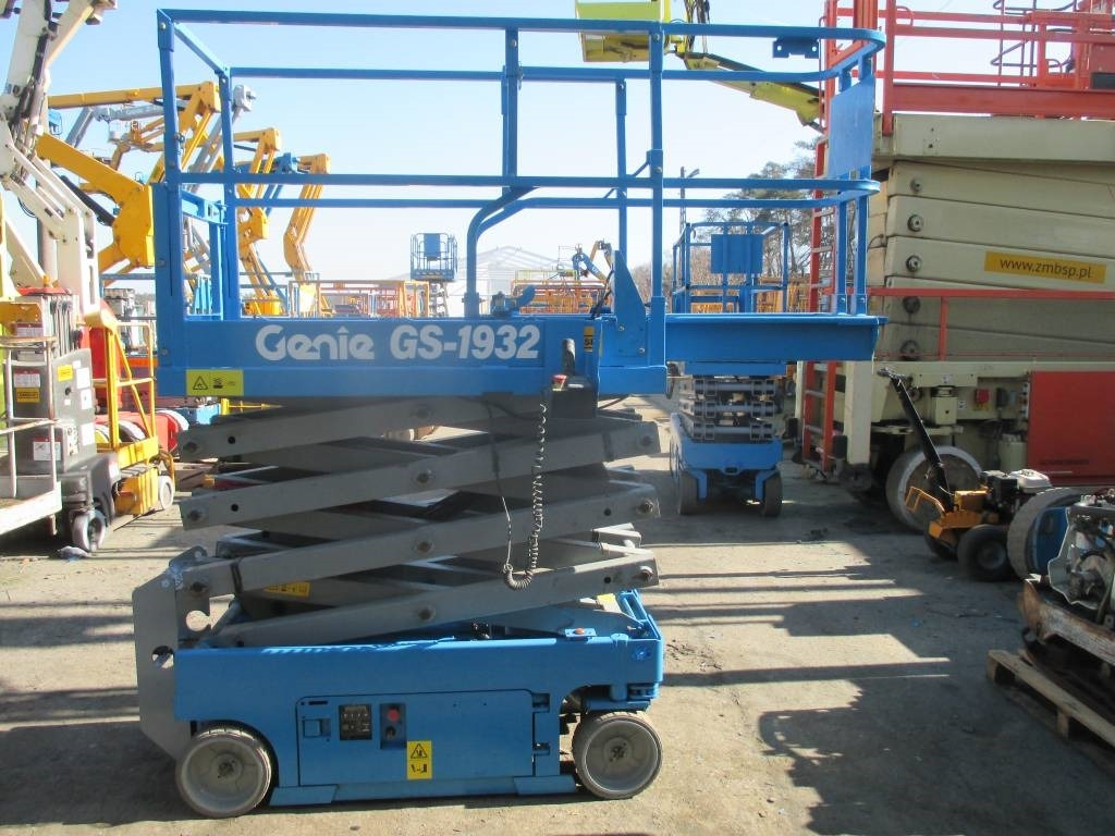 Genie GS 1932 - Samohybná plošiny: obrázok 5 Genie GS 1932 - Samohybná plošiny: obrázok 5