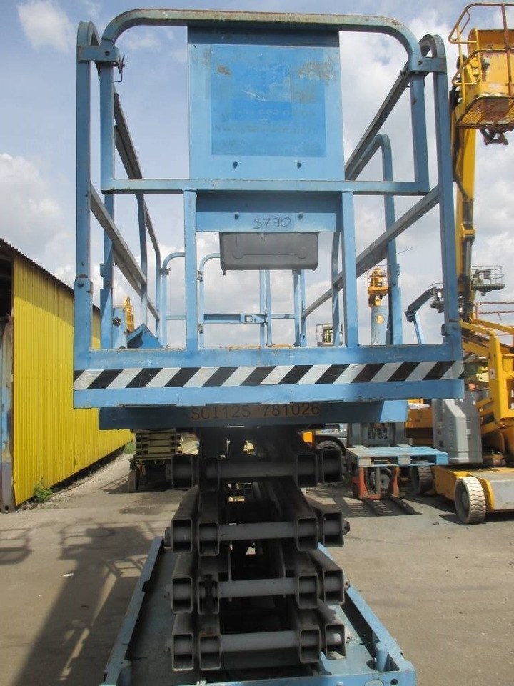 Genie GS 3246 - Samohybná plošiny: obrázok 3 Genie GS 3246 - Samohybná plošiny: obrázok 3