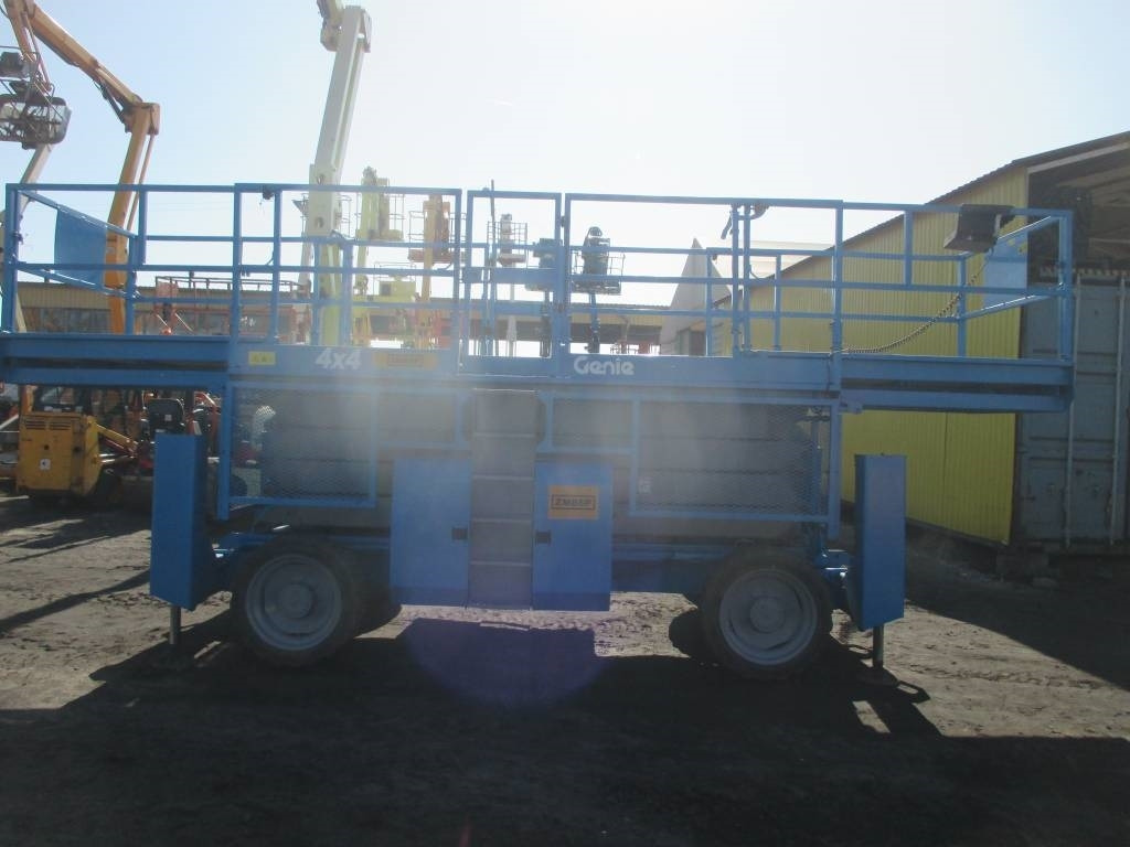 Genie GS 4390 RT - Samohybná plošiny: obrázok 5 Genie GS 4390 RT - Samohybná plošiny: obrázok 5