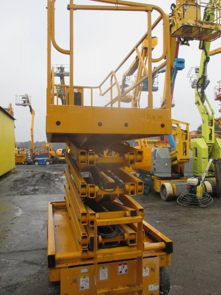 Haulotte Compact 12 - Samohybná plošiny: obrázok 3 Haulotte Compact 12 - Samohybná plošiny: obrázok 3