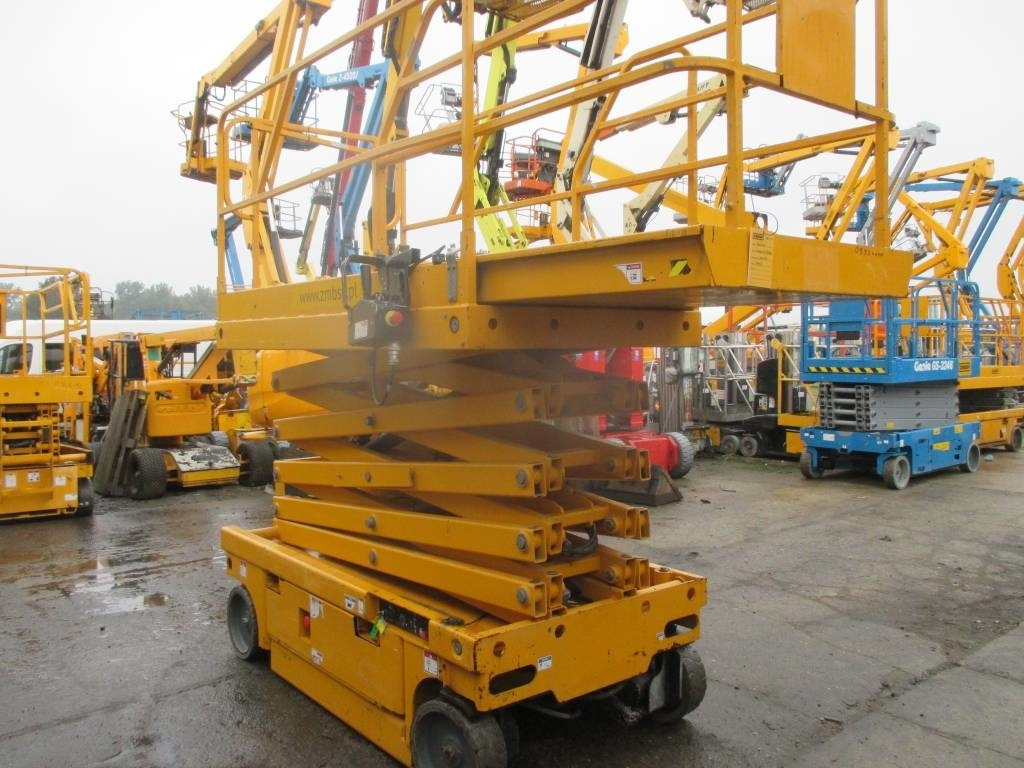 Haulotte Compact 12 - Samohybná plošiny: obrázok 4 Haulotte Compact 12 - Samohybná plošiny: obrázok 4