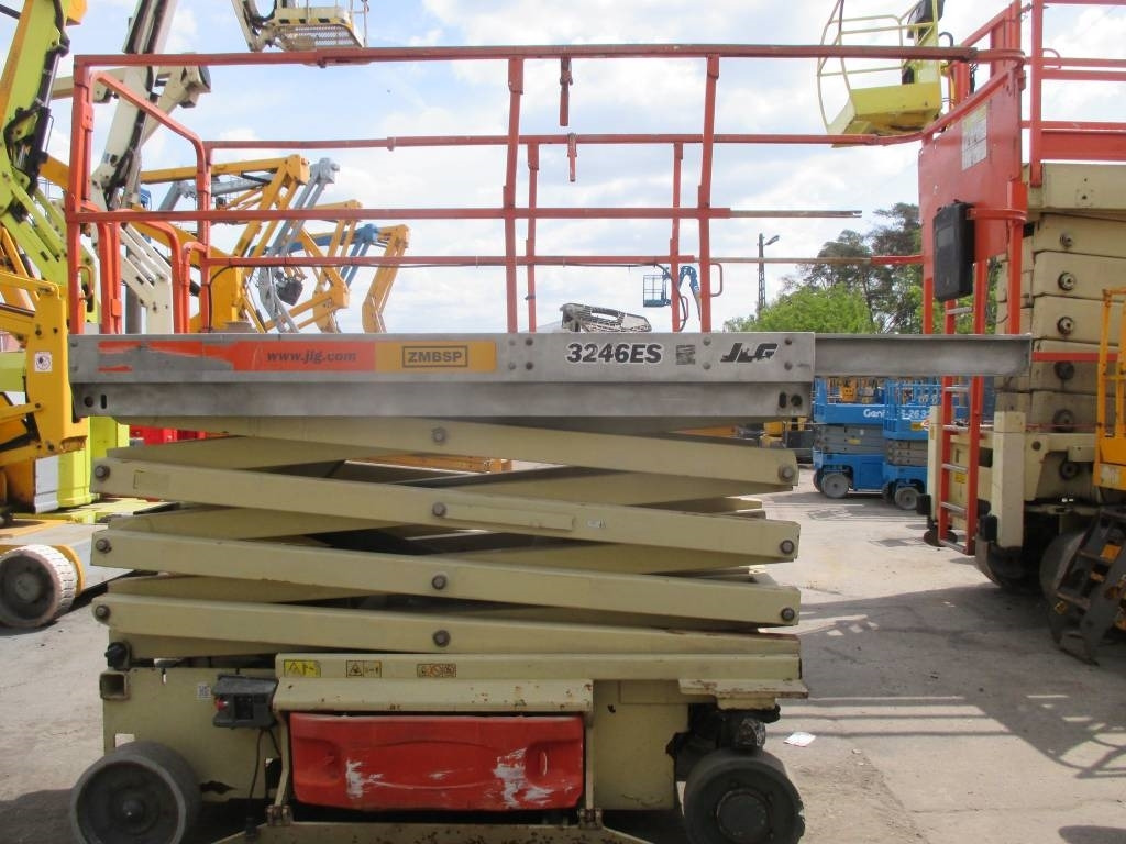 JLG 3246 ES - Samohybná plošiny: obrázok 4 JLG 3246 ES - Samohybná plošiny: obrázok 4