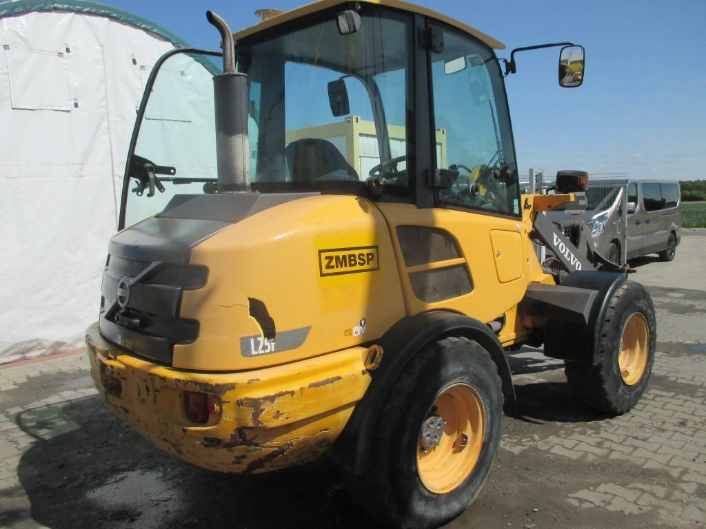 Volvo L 25 F - Kolesový nakladač: obrázok 2 Volvo L 25 F - Kolesový nakladač: obrázok 2