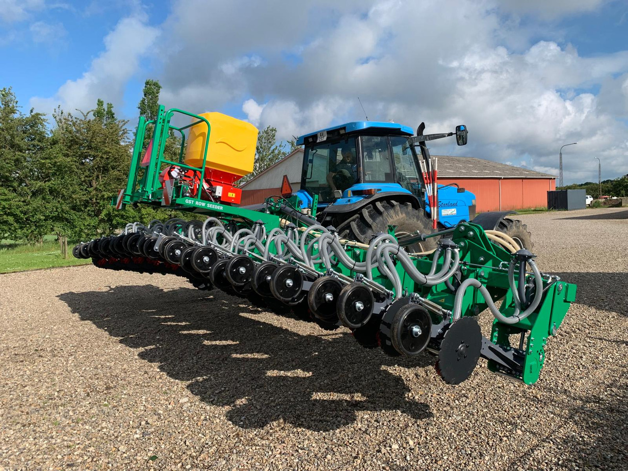 GST ROW SEEDER 12 - Univerzálny sejací stroj: obrázok 1 GST ROW SEEDER 12 - Univerzálny sejací stroj: obrázok 1