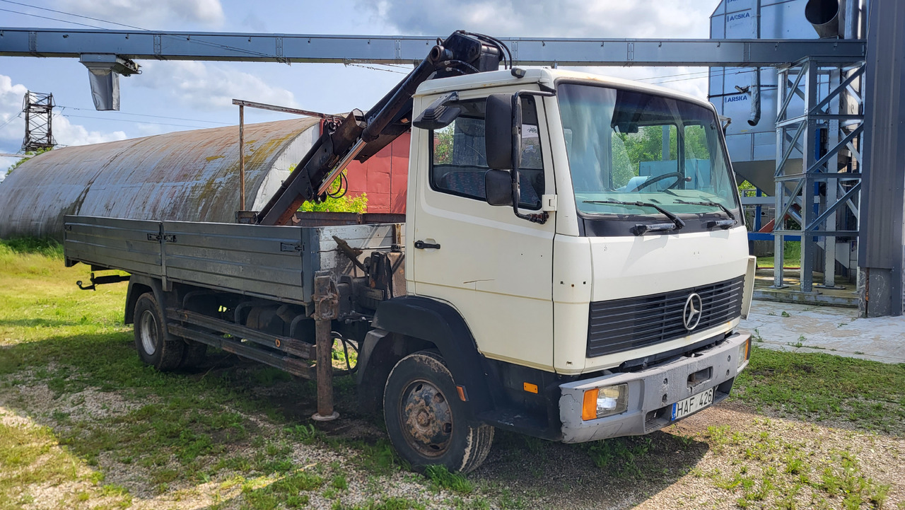 MERCEDES-BENZ 814 HIAB 071 - Auto s hydraulickou rukou: obrázok 2 MERCEDES-BENZ 814 HIAB 071 - Auto s hydraulickou rukou: obrázok 2