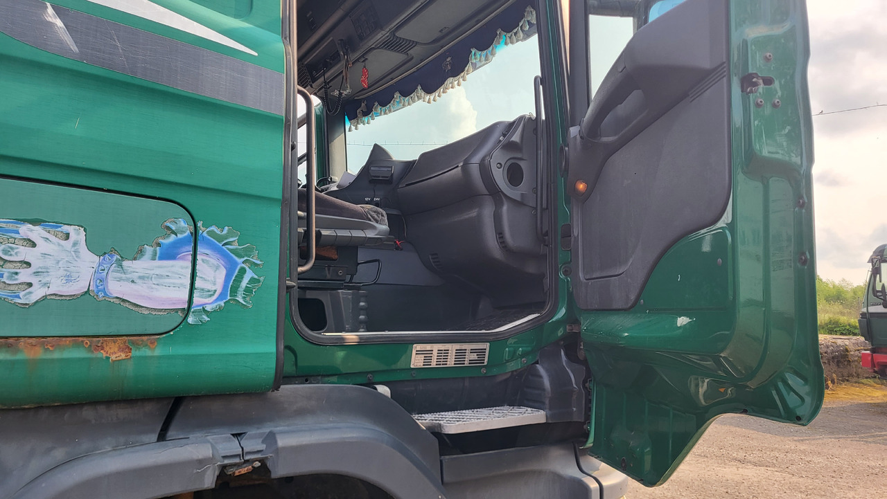 Podvozek s kabinou SCANIA R124 420 6X4: obrázok 26 Podvozek s kabinou SCANIA R124 420 6X4: obrázok 26