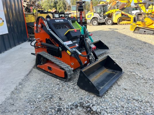 Fabrication artisanale CK360 - Pásový šmykom riadený nakladač: obrázok 5 Fabrication artisanale CK360 - Pásový šmykom riadený nakladač: obrázok 5