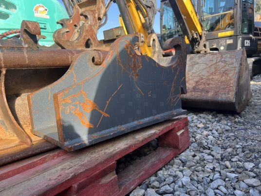 Platine à boulonner mecalac Connect - Rýchloupínacia zariadenia: obrázok 4 Platine à boulonner mecalac Connect - Rýchloupínacia zariadenia: obrázok 4