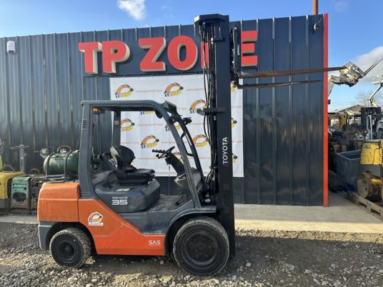 Toyota Tonero 35 à 19900 Euros HT - Plynový vysokozdvižný vozík: obrázok 3 Toyota Tonero 35 à 19900 Euros HT - Plynový vysokozdvižný vozík: obrázok 3