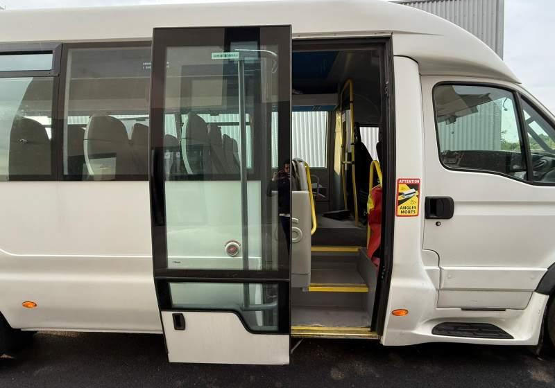 Iveco Daily DURISOTTI / 28miejsc - Prímestský autobus: obrázok 4 Iveco Daily DURISOTTI / 28miejsc - Prímestský autobus: obrázok 4