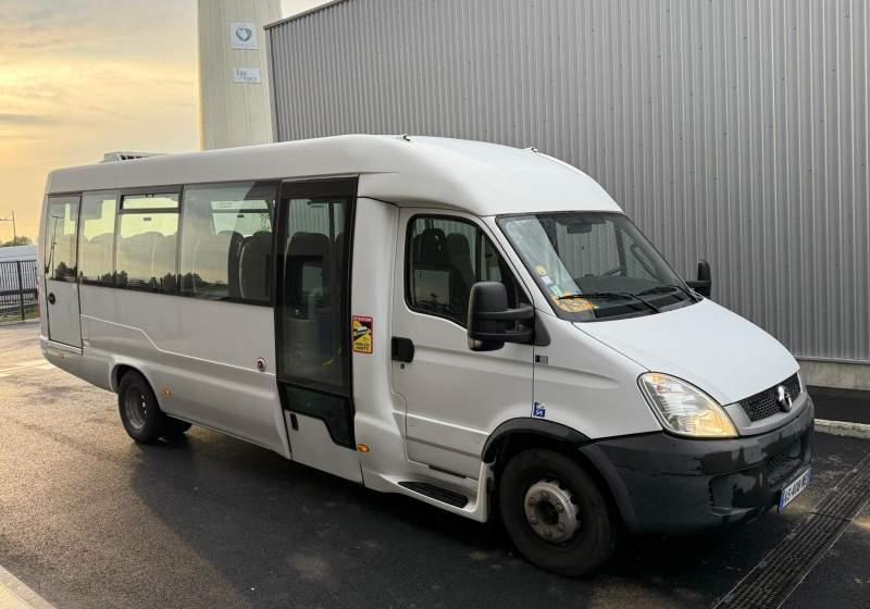 Iveco Daily DURISOTTI / 28miejsc - Prímestský autobus: obrázok 3 Iveco Daily DURISOTTI / 28miejsc - Prímestský autobus: obrázok 3
