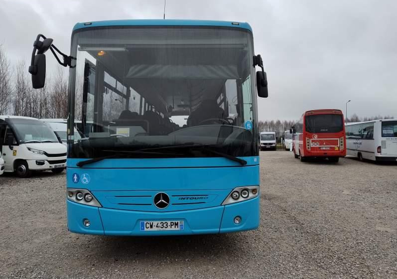 Mercedes-Benz INTOURO M/L - Prímestský autobus: obrázok 2 Mercedes-Benz INTOURO M/L - Prímestský autobus: obrázok 2