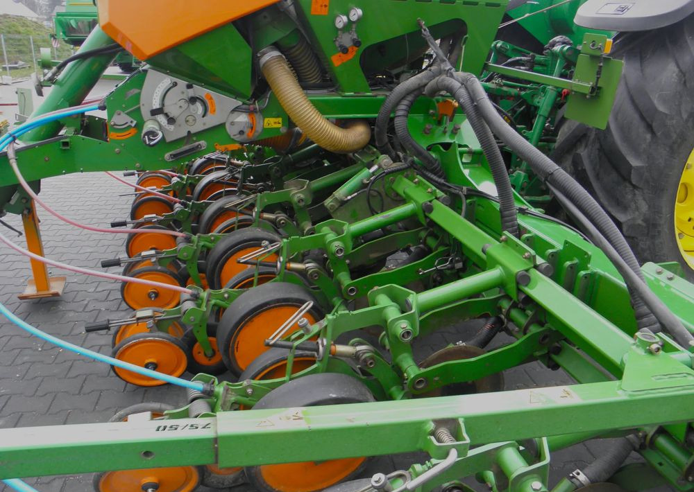 Amazone EDX 6000-2C Xpress 8 rzedowy, Nie Malowany, Stan Bardzo Dobry - Univerzálny sejací stroj: obrázok 3 Amazone EDX 6000-2C Xpress 8 rzedowy, Nie Malowany, Stan Bardzo Dobry - Univerzálny sejací stroj: obrázok 3