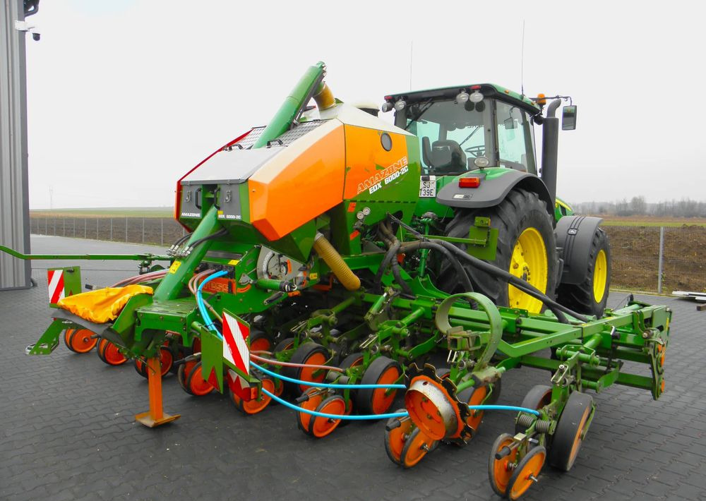 Amazone EDX 6000-2C Xpress 8 rzedowy, Nie Malowany, Stan Bardzo Dobry - Univerzálny sejací stroj: obrázok 1 Amazone EDX 6000-2C Xpress 8 rzedowy, Nie Malowany, Stan Bardzo Dobry - Univerzálny sejací stroj: obrázok 1