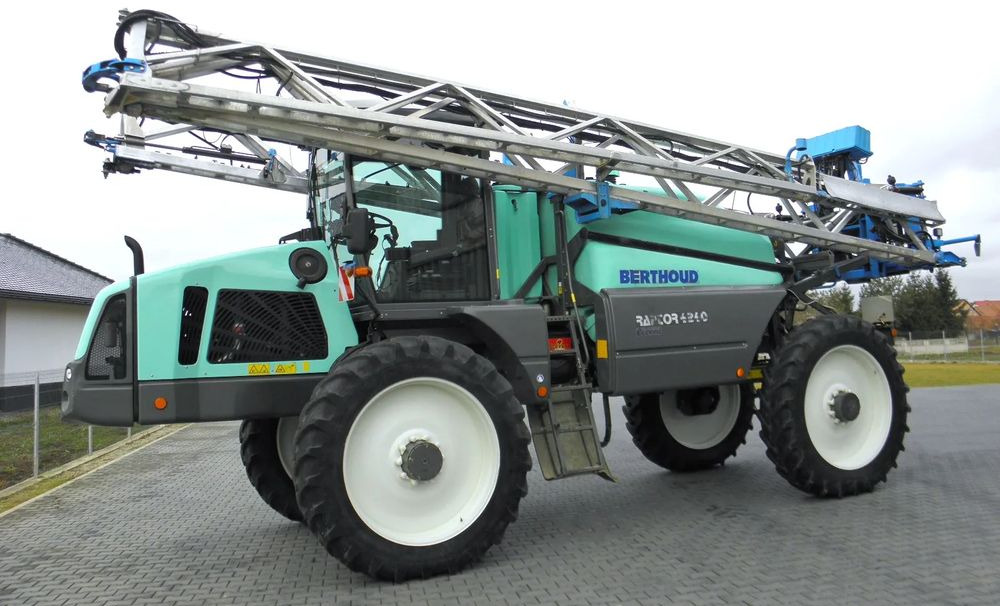 Berthoud Raptor 4240 36 M, GPS Trimble Automatyczne wylaczanie sekcji, Nie Malowany, Stan Bardzo Dobry - Samohybný postrekovač: obrázok 3 Berthoud Raptor 4240 36 M, GPS Trimble Automatyczne wylaczanie sekcji, Nie Malowany, Stan Bardzo Dobry - Samohybný postrekovač: obrázok 3