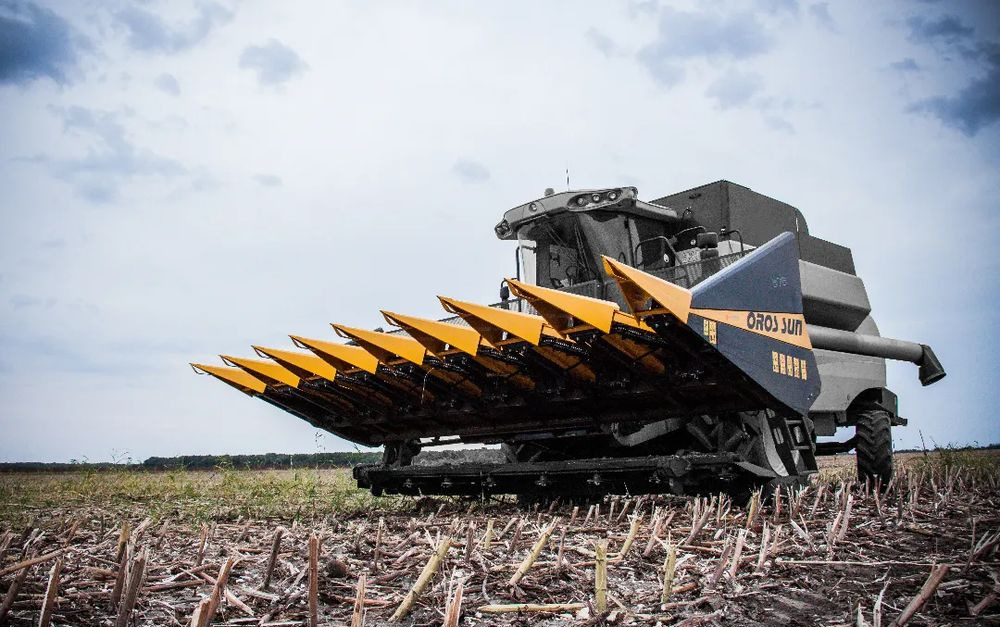 Oros SUN 876 8 rzędowy, Nowe Przystawki do zbioru słonecznika, - Slnečnicový adaptér: obrázok 1 Oros SUN 876 8 rzędowy, Nowe Przystawki do zbioru słonecznika, - Slnečnicový adaptér: obrázok 1