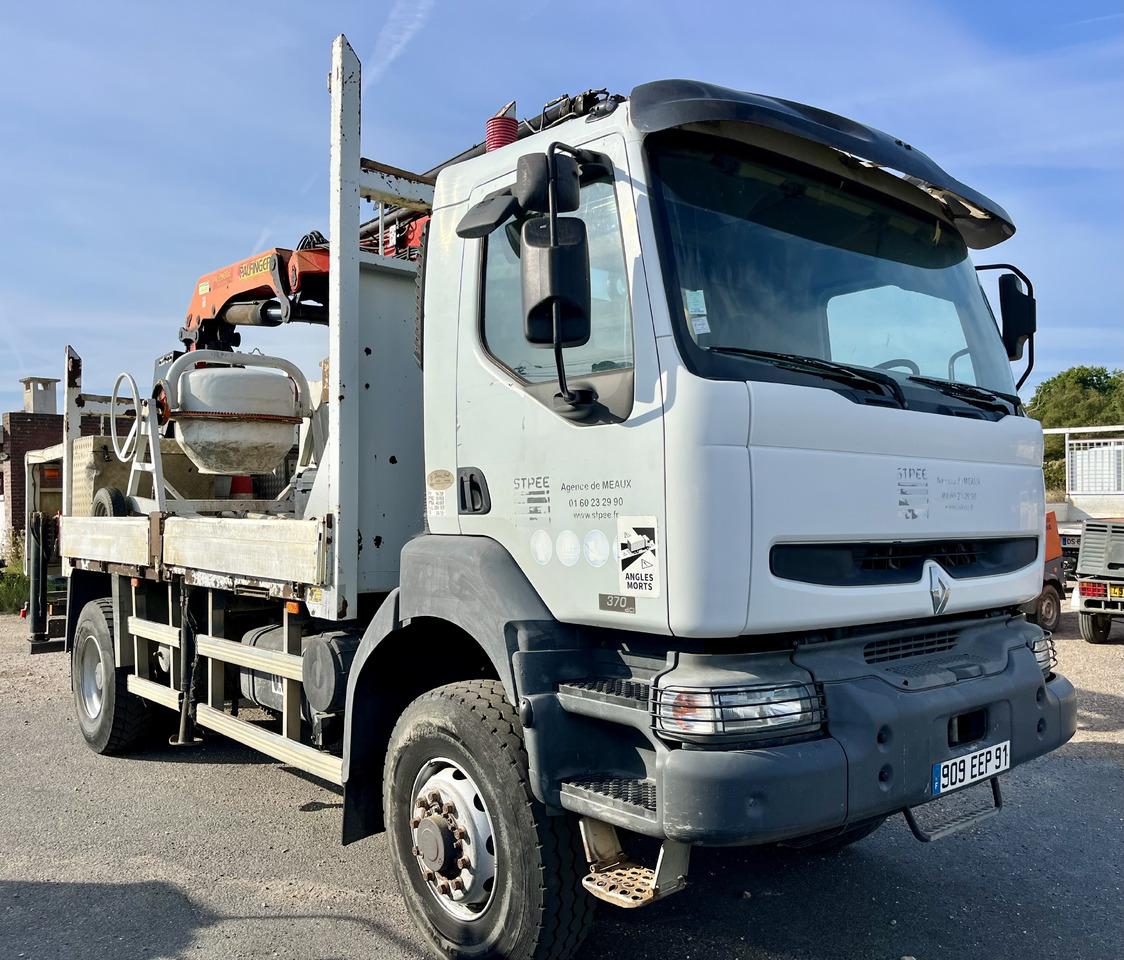 RENAULT Kerax 370dci 4x4 plateau grue Palfinger pk29002 - Valníkový/ Plošinový nákladný automobil, Auto s hydraulickou rukou: obrázok 2 RENAULT Kerax 370dci 4x4 plateau grue Palfinger pk29002 - Valníkový/ Plošinový nákladný automobil, Auto s hydraulickou rukou: obrázok 2