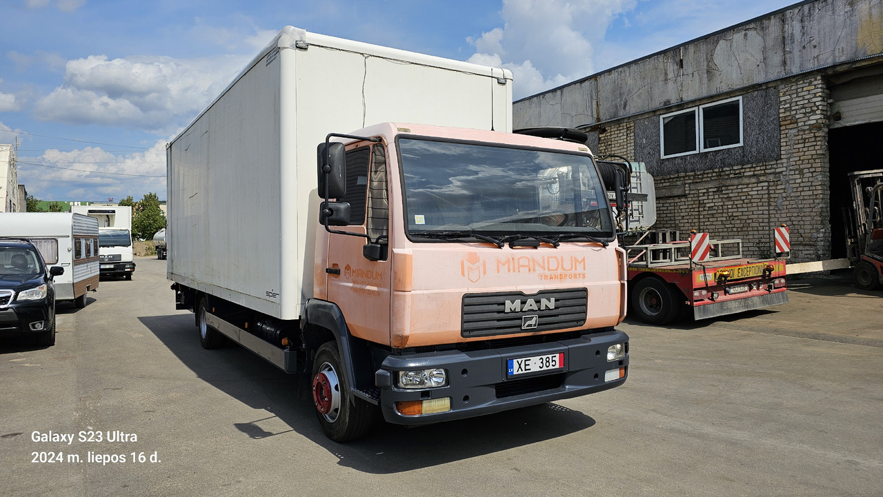 MAN 12.220 - Izotermický nákladní automobil: obrázok 5 MAN 12.220 - Izotermický nákladní automobil: obrázok 5