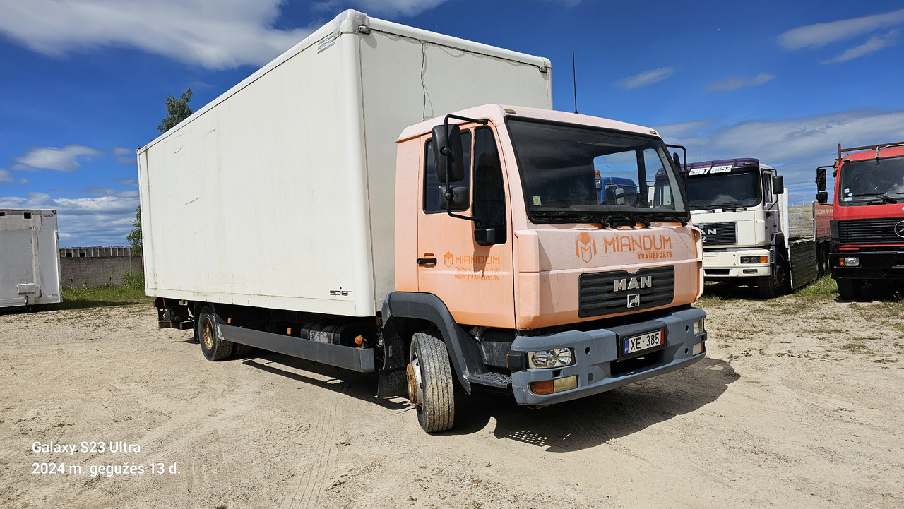 MAN 12.220 - Izotermický nákladní automobil: obrázok 2 MAN 12.220 - Izotermický nákladní automobil: obrázok 2