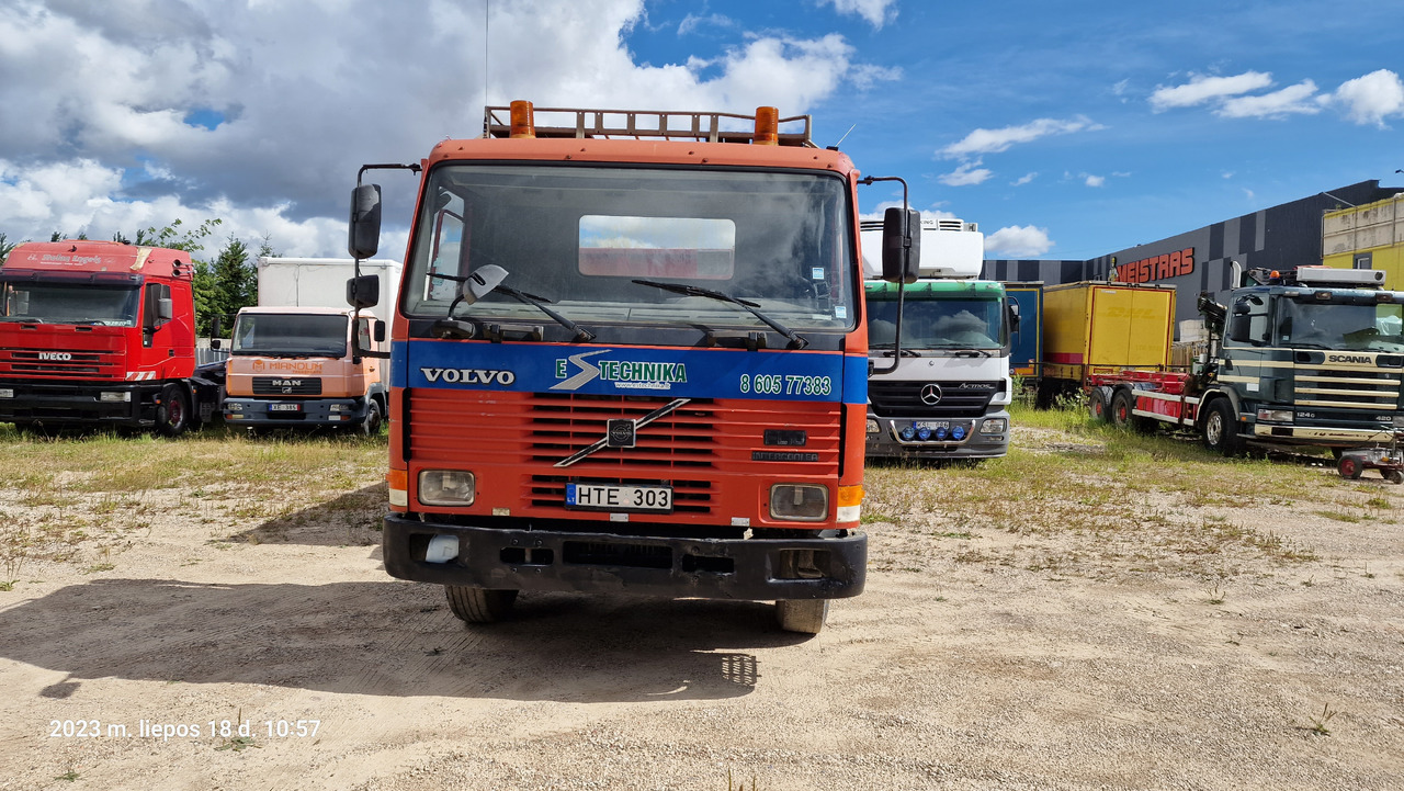 VOLVO FL 10 8x4 - Sklápač: obrázok 2 VOLVO FL 10 8x4 - Sklápač: obrázok 2