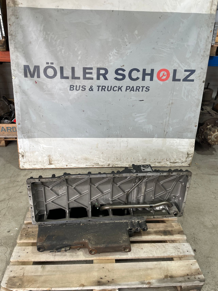 MAN Ölwanne MAN Motor D2066 D 2066HLA EEV Euro 6 LUH 52 LUH 50 - Olejová vaňa pre Autobus: obrázok 1 MAN Ölwanne MAN Motor D2066 D 2066HLA EEV Euro 6 LUH 52 LUH 50 - Olejová vaňa pre Autobus: obrázok 1